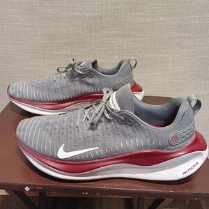 Nike reactx infinity run 4, size 15, Gray & Maroon, Excellent condition